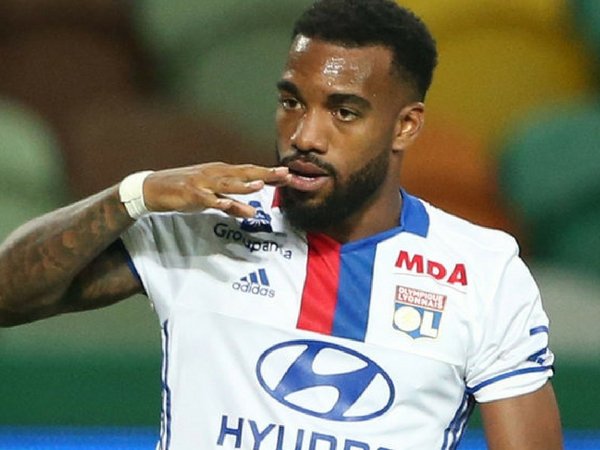 Berita Liga Inggris: West Ham Siap Gelontorkan Rp700 Miliar untuk Datangkan Lacazette