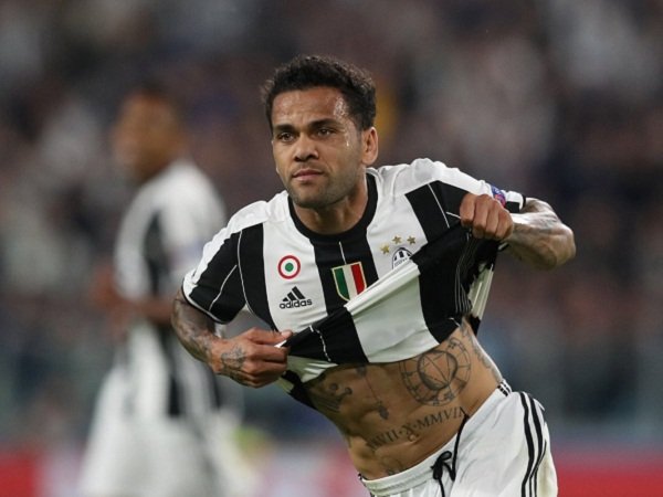 Berita Liga Champions: Dani Alves Akui Lebih Suka Ciptakan Asisst Ketimbang Gol