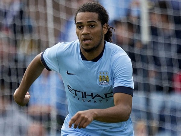 Berita Liga Inggris: Manchester City Siap Tawarkan Beknya Ini Ke Arsenal Agar Bisa Dapatkan Sanchez