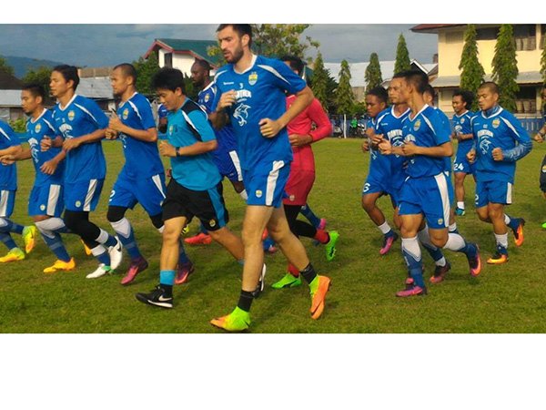 Berita Liga 1 Indonesia: Persib Bertekad Putus Rekor Buruk di Markas Semen Padang
