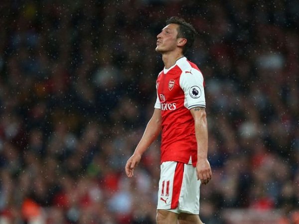 Berita Liga Inggris: Peran Baru, Ozil Rela Korbankan Kebebasan Demi Tim