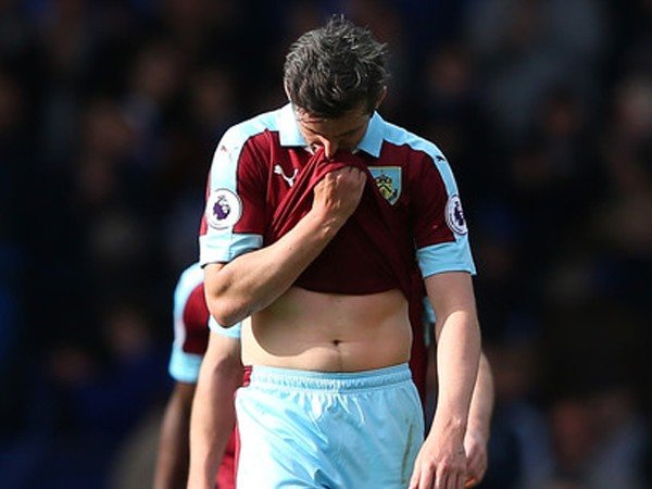 Berita Liga Inggris: Terseret Pelanggaran Mengenai Taruhan, Burnley Lepas Joey Barton