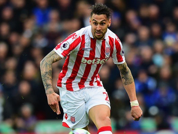 Berita Liga Inggris: Geoff Cameron dan Phil Bardsley Tanda Tangani Kontrak Baru di Stoke