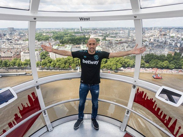 Berita Liga Inggris: Pablo Zabaleta Percaya West Ham Dapat Raih Trofi
