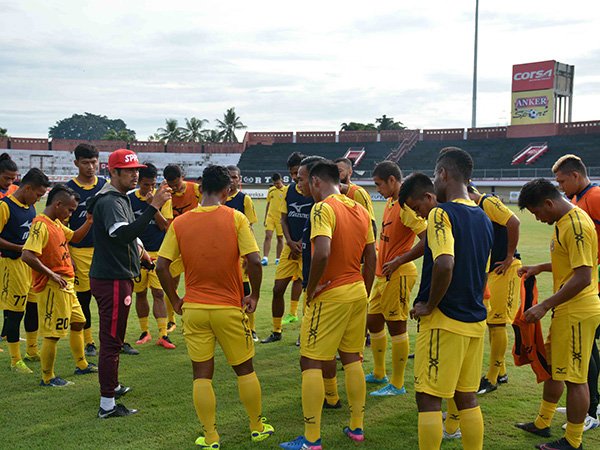 Preview Liga 1 Indonesia: Semen Padang vs PSM. Laga Wajib Menang Kabau Sirah