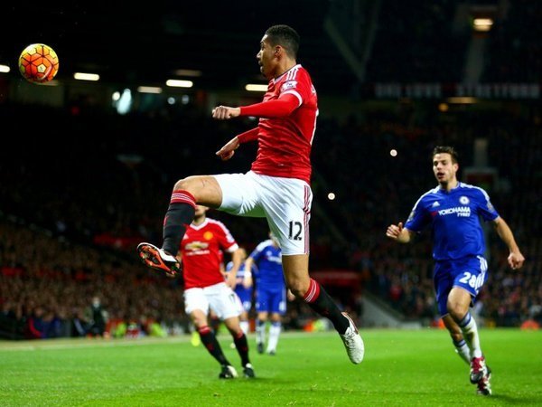 Berita Transfer: Manchester United Berpeluang Besar Lepas Bek Andalannya ini