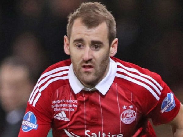 Berita Liga Skotlandia: Niall McGinn Pilih Hengkang dari Aberdeen
