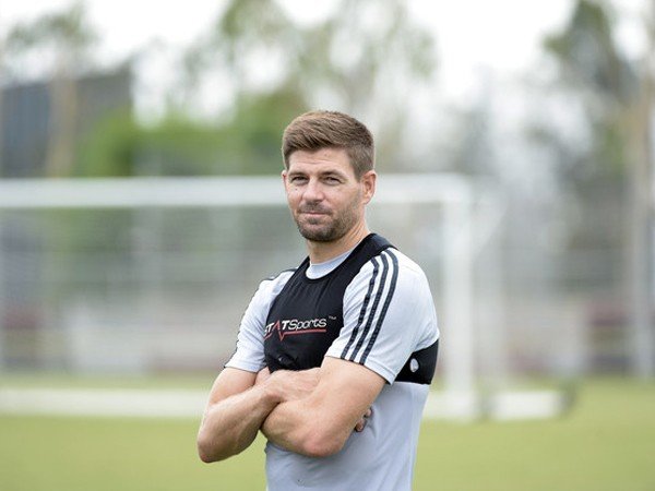 Berita Liga Inggris: Steven Gerrard Ingin Buat Pemain Muda Liverpool ‘Berkelas Dunia’