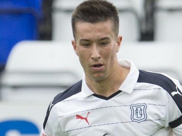 Berita Liga Skotlandia: Cammy Kerr Perpanjang Masa Bakti di Dundee