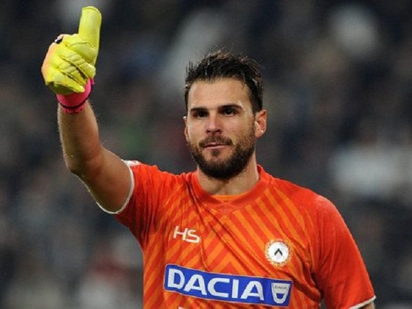 Berita Transfer: Cari Pengganti Reina, Karnezis Bersedia Gabung Napoli