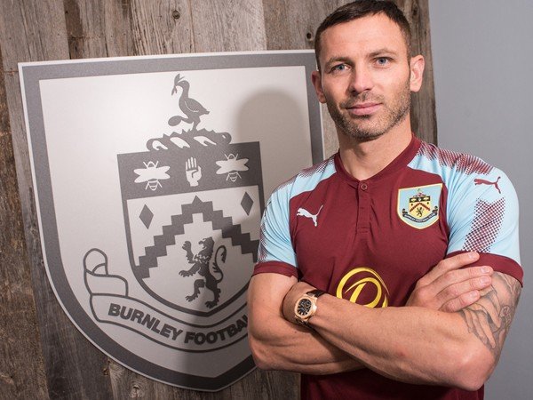 Berita Liga Inggris: Sean Dyche Yakin Pengalaman Phil Bardsley Akan Berguna Bagi Burnley