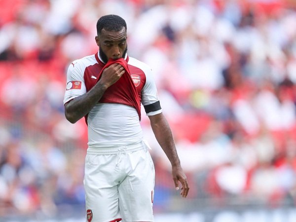 Berita Liga Inggris: Lacazette Harus Bersaing dengan Empat Bintang Besar di Starting XI Arsenal