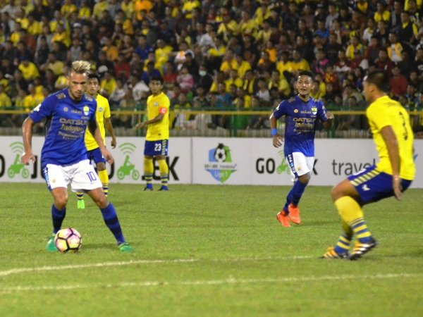 Berita Liga 1 Indonesia: Persegres Akui Kalah Pengalaman dari Persib Bandung