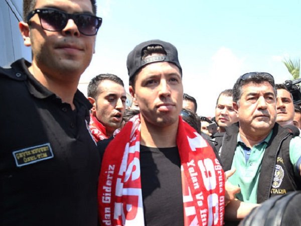 Berita Transfer: Samir Nasri Resmi Hijrah Ke Antalyaspor Dengan Kontrak Dua Tahun