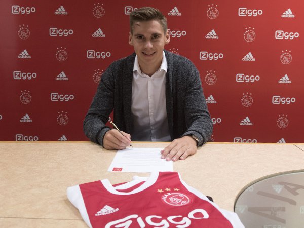Berita Liga Belanda: Resmi, Maximilian Wober  Perkuat Pertahanan Ajax