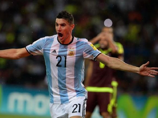 Berita Transfer: Leverkusen Masih Ingin Datangkan Lucas Alario