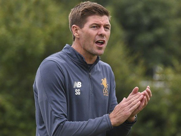 Berita Liga Inggris: Steven Gerrard Berharap UEFA Youth League Dapat Bermanfaat Bagi Liverpool U18