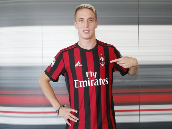 Berita Liga Italia: AC Milan Dapat Kabar Buruk Soal Kondisi Andrea Conti