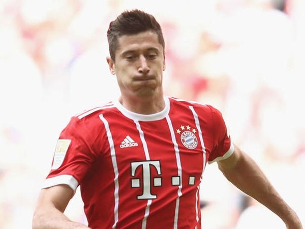 Effenberg: Lewandowski Harus Pindah ke PSG atau Barcelona