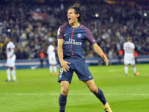 Diego Forlan Anggap Neymar Anak Kecil yang Menjengkelkan