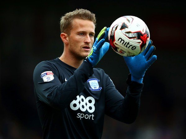 Gabung Burnley, Eks Kiper Man United Siap Bersaing untuk Menjadi Kiper No 1