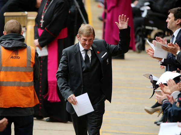 Liverpool Resmikan Kenny Dalglish Stand Saat Hadapi Man United