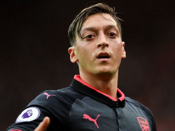 Berikan Pujian Setinggi Langit, Wenger Optimistis Soal Masa Depan Ozil