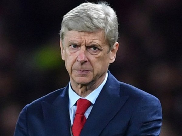 Konfrontasi Wasit, Wenger Tak Perlu Hadapi Sanksi FA