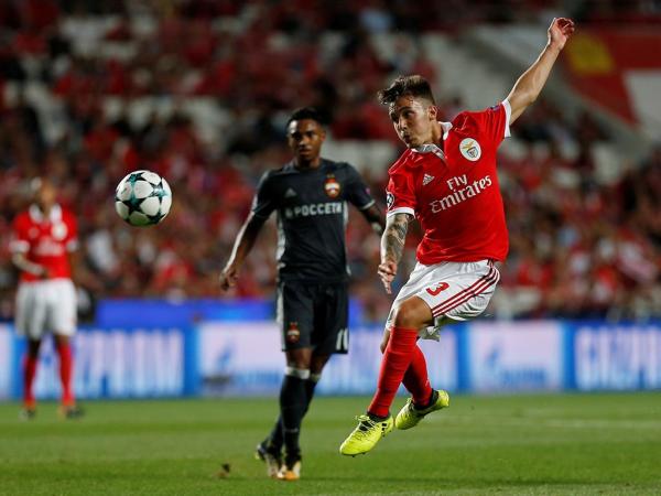 Bidik Bintang Muda Spanyol, United Tambah Daftar Incaran Bek Kiri