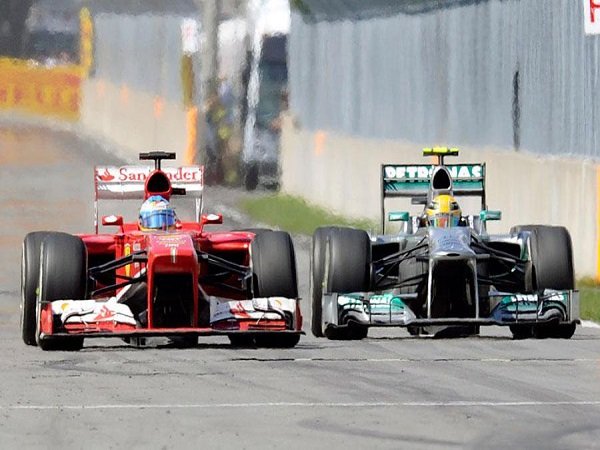 Sebastian Vettel Akui Mercedez Lebih Kencang Ketimbang Ferrari