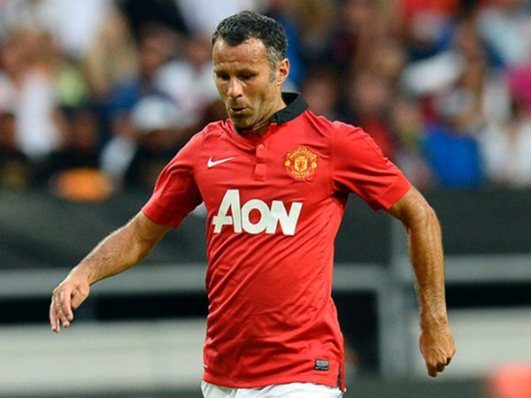 Giggs dan Phil Neville Tertarik Tangani Everton