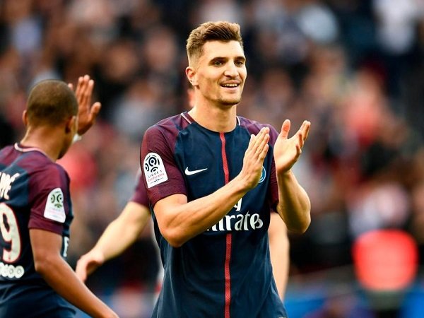 Bek Kanan PSG Ini Jadi Incaran Tiga Klub Raksasa Eropa