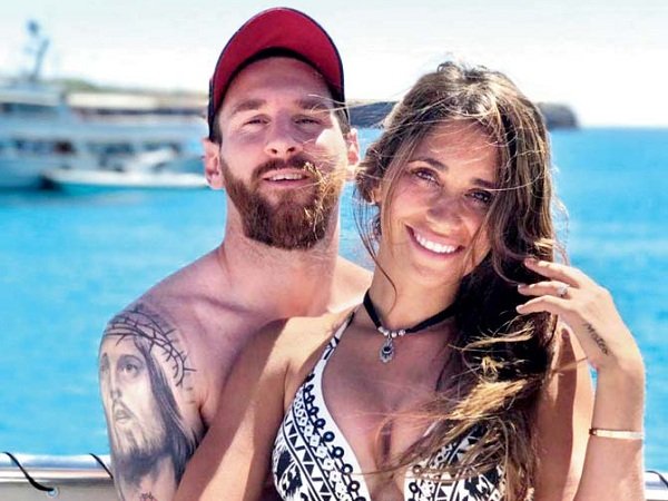 Daftar 10 WAGs Terpanas Para Pesepak Bola Dunia