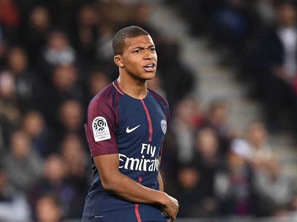 Thiago Silva: Ada Terlalu Banyak Tekanan pada Kylian Mbappe di PSG