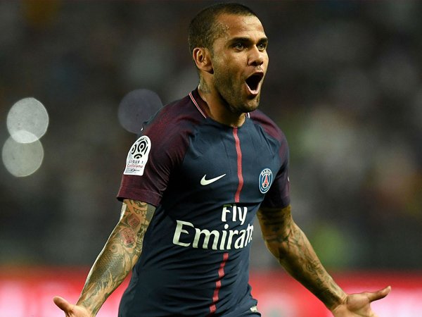 Dani Alves Mengaku Menyesal Pernah Bela Juventus