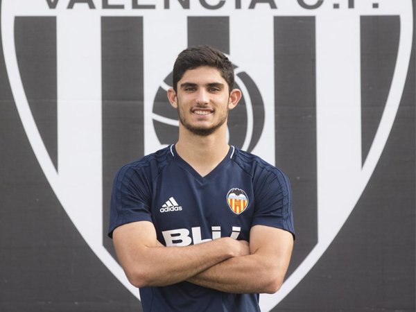 Pelatih Valencia Ucapkan Terima Kasih Pada Unai Emery