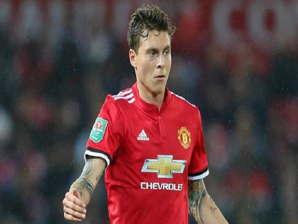 Mourinho Ingin Posisikan Lindelof Sebagai Gelandang