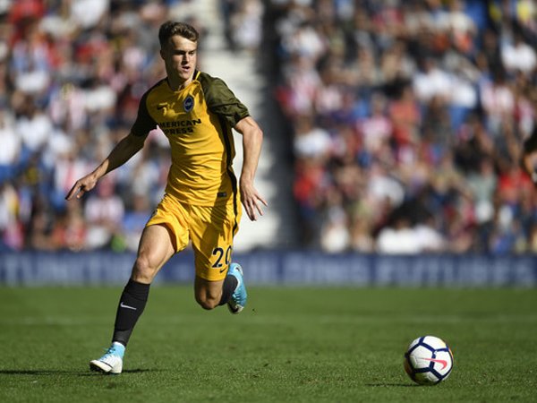 Solly March Tegaskan Brighton Tidak Takut Man United