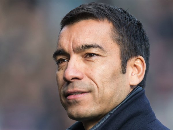 Wenger Minta Van Bronckhorst Jadi Suksesornya di Arsenal