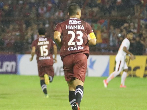 MU Ikut Bersaing Dalam Perburuan Hamka Hamzah