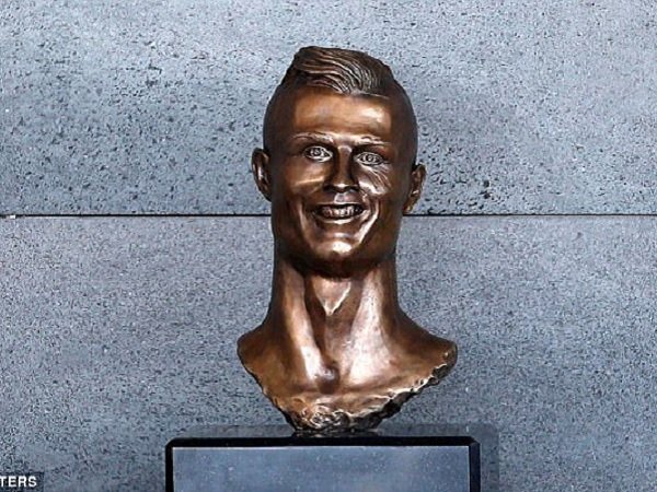Cristiano Ronaldo Dapatkan Patung Perunggu Baru dari Real Madrid