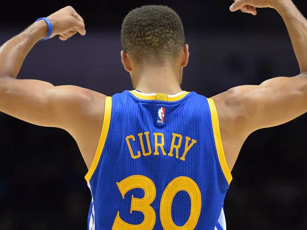 Bryant Turut Berperan Bantu Curry Kalahkan Lakers