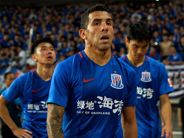 Bertahan atau Tinggalkan Shenhua? Keputusan di Tangan Carlos Tevez