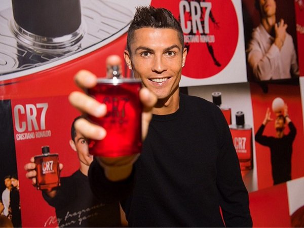 Cristiano Ronaldo Hasilkan 5,5 Miliar Rupiah dari Sekali Unggahan ke Instagram