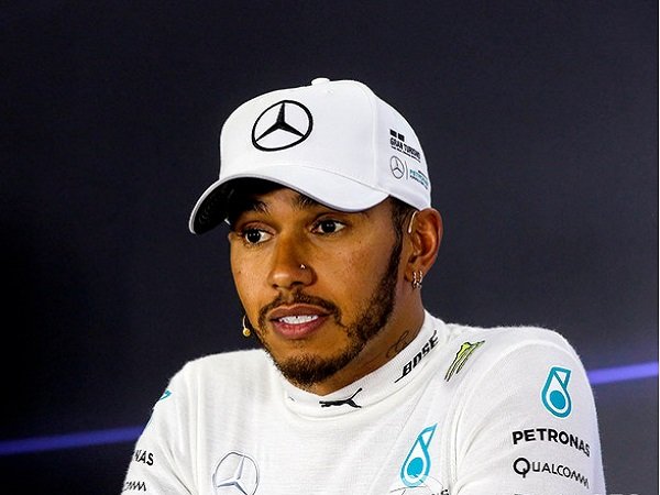 Lewis Hamilton Merasa Balapan F1 Kalah Seru dengan F2