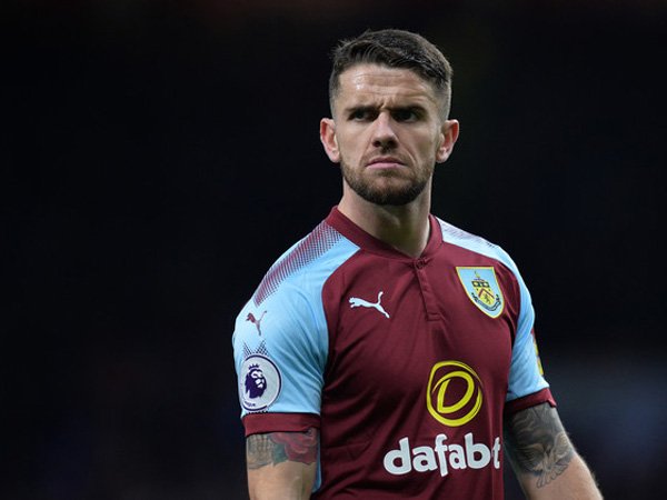 Sean Dyche Konfirmasi Operasi Robbie Brady Berjalan Sukses