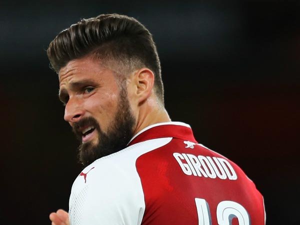 Pires Nilai Giroud Sudah Tak Nyaman Bermain di Arsenal