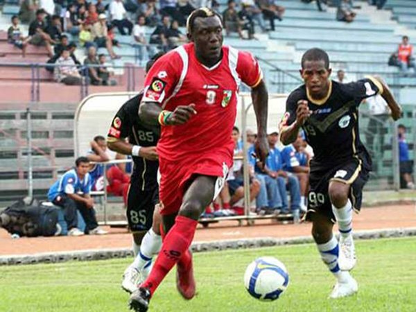 Suporter Sriwijaya FC Tolak Kehadiran Herman Dzumafo