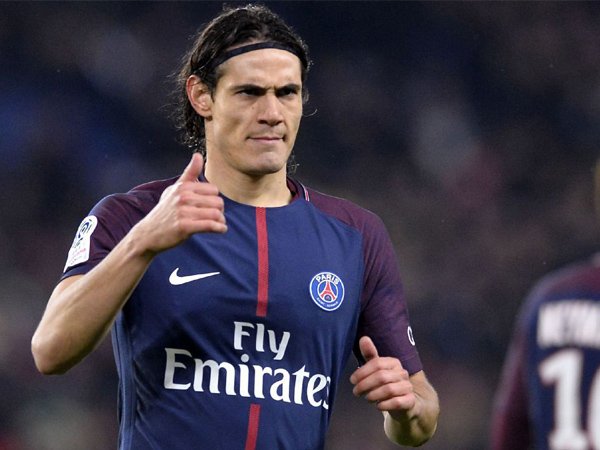 Cavani Tegaskan Dirinya Ingin Bersama PSG Lebih Lama