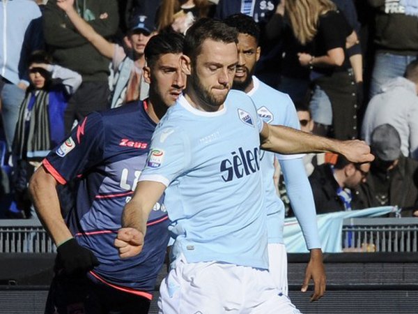 Ini Tawaran Inter Bagi Stefan De Vrij Agar Mau Bergabung